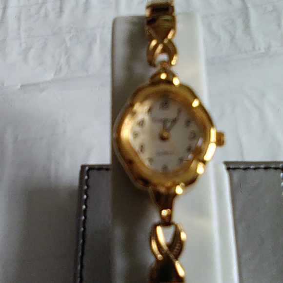 Ladies Gold Plated Cardinal, Stainless Steel back watch - Picture 2 of 10